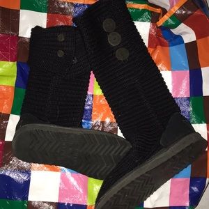 Black ugg boots size 6
